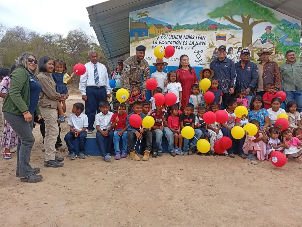 Inauguran escuela en el municipio Guajira